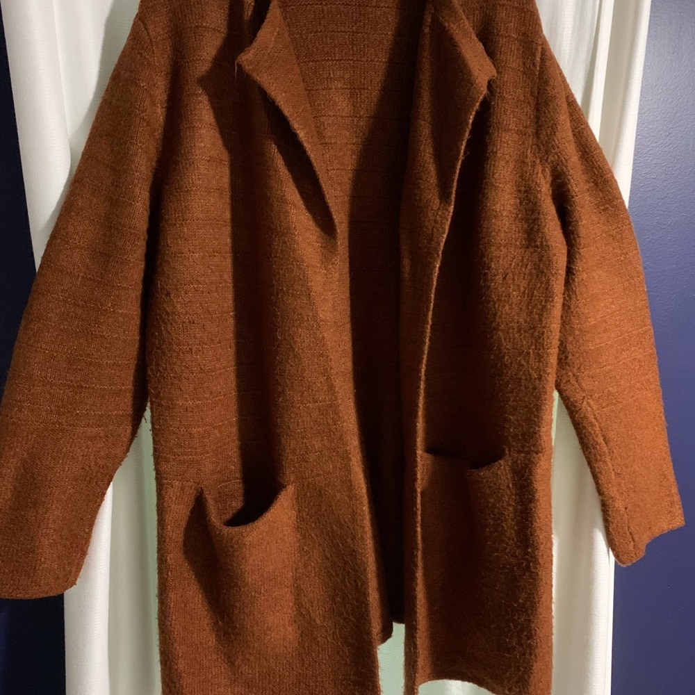 Coatigan with pockets, thick and warm, great condition, size XL but a larger fit